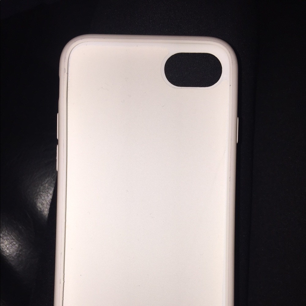 iPhone 7// cream - Picture 4 of 4
